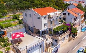 Apartments Bora